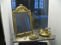 Mirror from Nécessaire de la Princesse de Deux-Ponts; photo courtesy Gryffindor